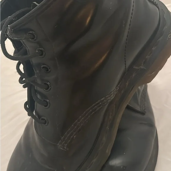 Dr. Marten Black Boots size 9 - Picture 2 of 3